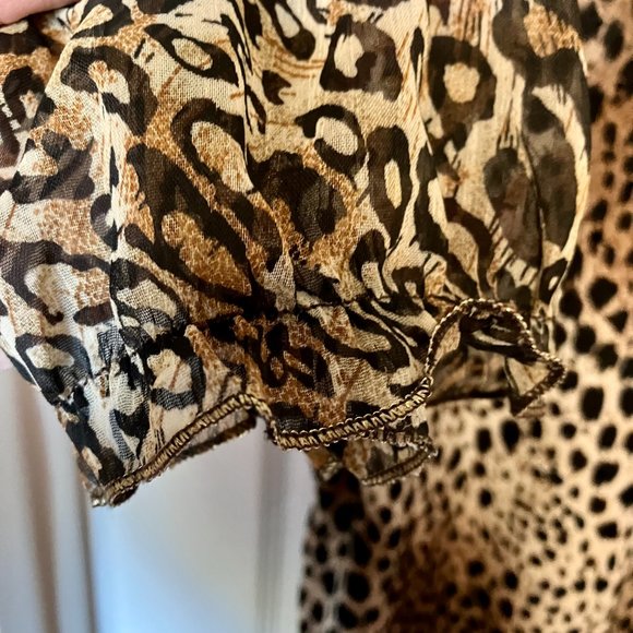 ⭐️2/$30⭐️ Animal/leopard print blouse, 3/4 sleeves, bead accents, size 1XL - Picture 6 of 9